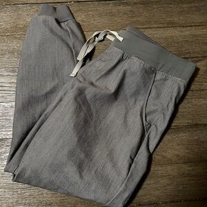 Figs medium petite gray jogger pants only